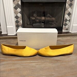 Vince Italian Satin Ballet Flats Mustard‎ Yellow Size 9 New $228 Retail